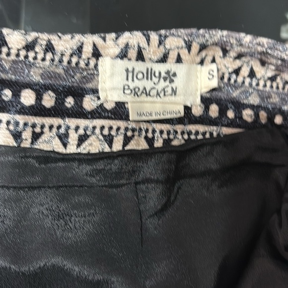 Cute geometric pattern mini skirt - Picture 3 of 4